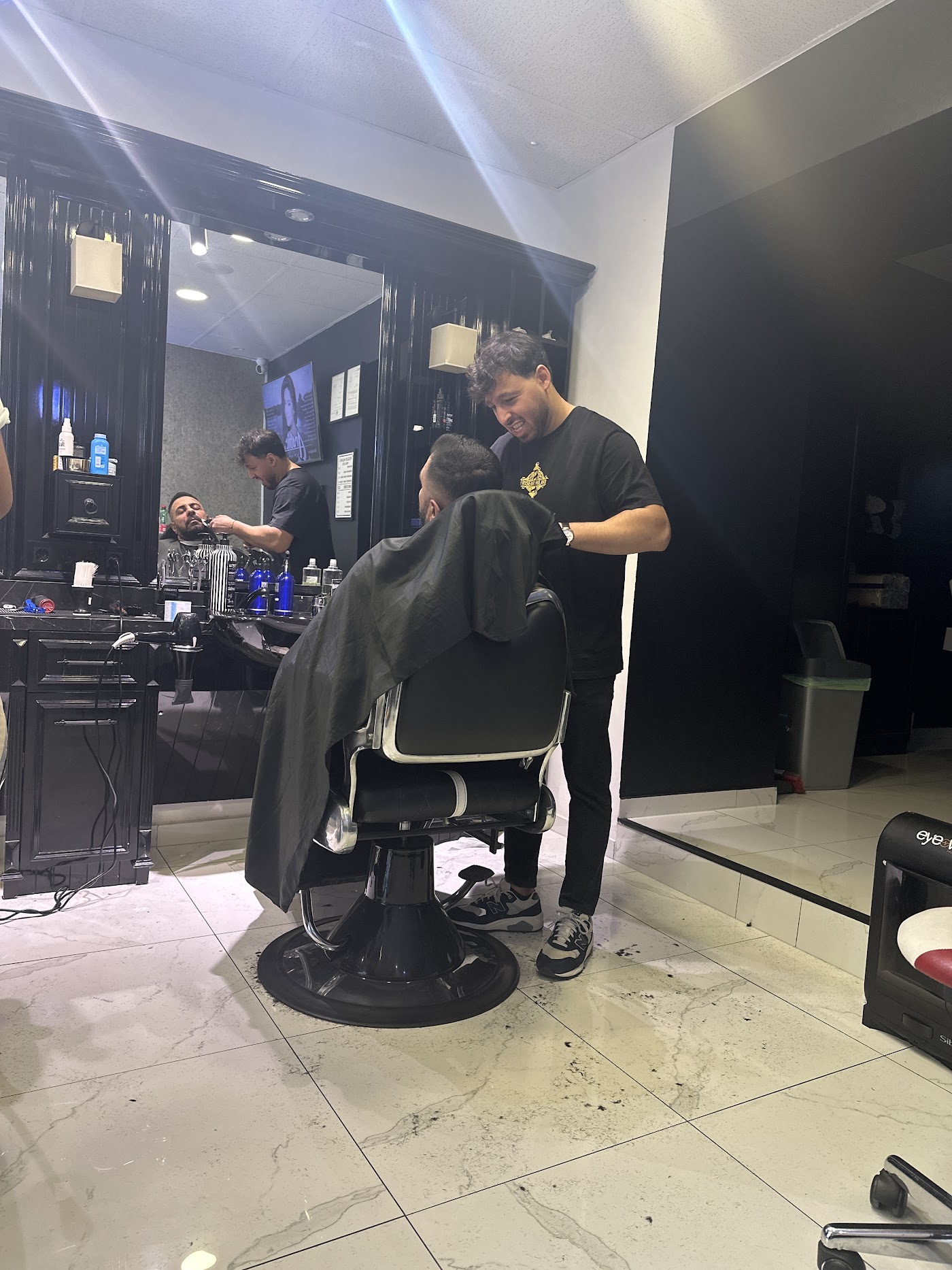 Barbier bei der Arbeit